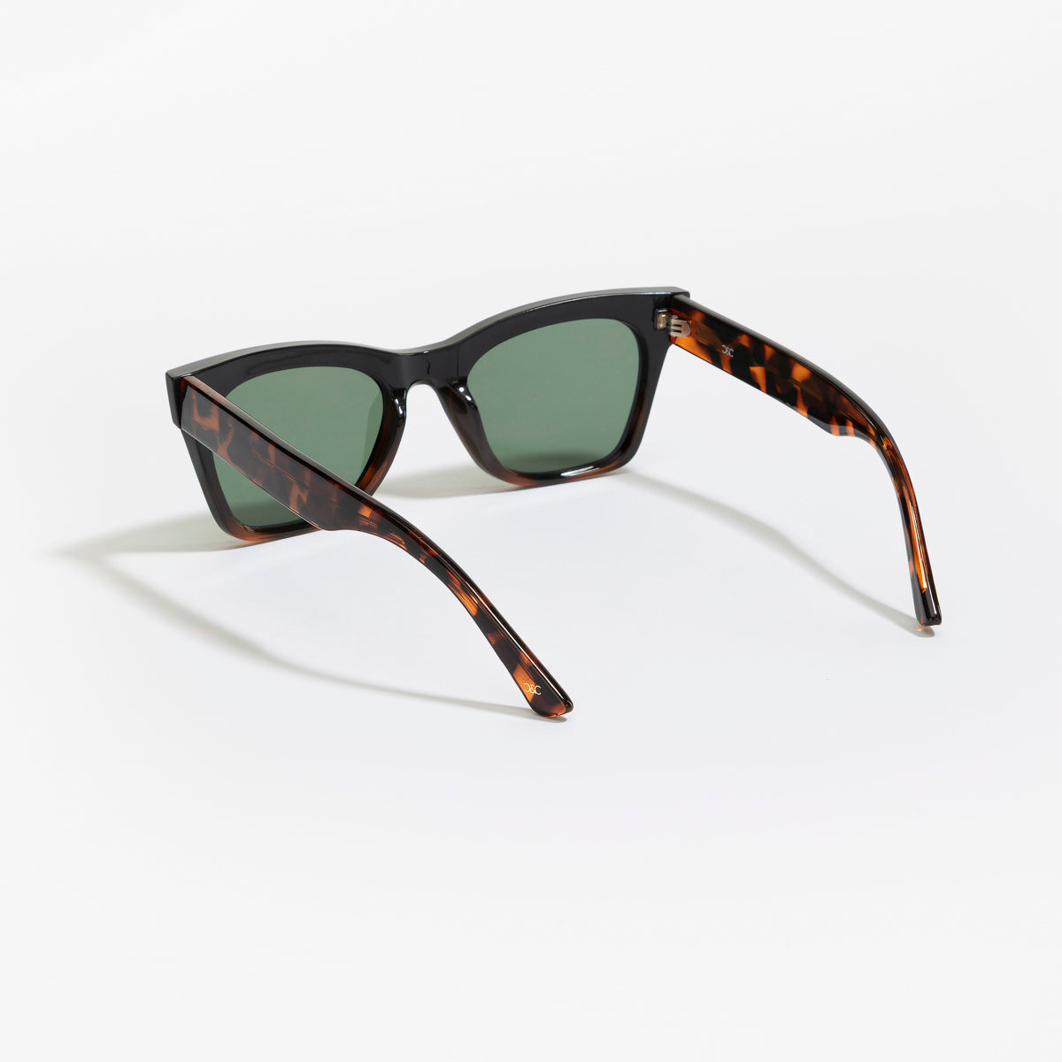 Cain & Co Monochrome