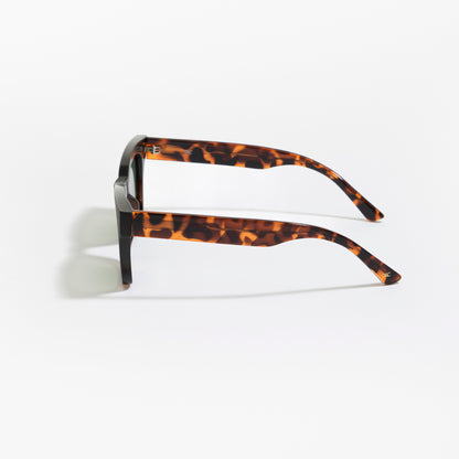 Cain & Co Monochrome